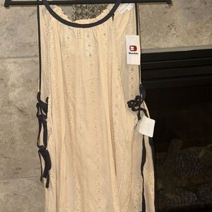 Beckie Cream Lace top with Black Trim and ties on both sides - Coco Jaimeson